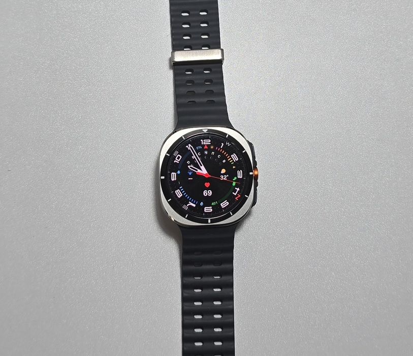 Смарт часы Samsung galaxy watch ultra почти как новый