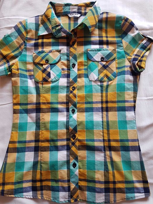 Дамска риза с къс ръкав