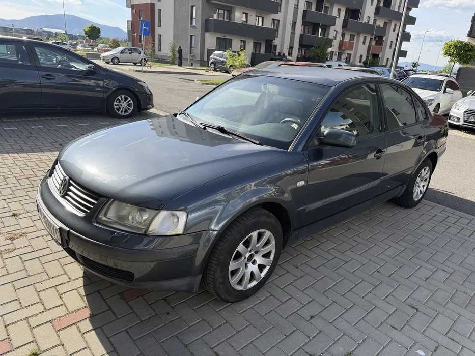 DEZMEMBREZ/dezmembrari passat b5 2000 dezmembrez touran touareg passat cc b7 b6 b5 golf 5 6 eos crafter