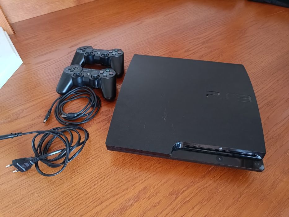 PlayStation 3 с 2 джойстика и 7 игри