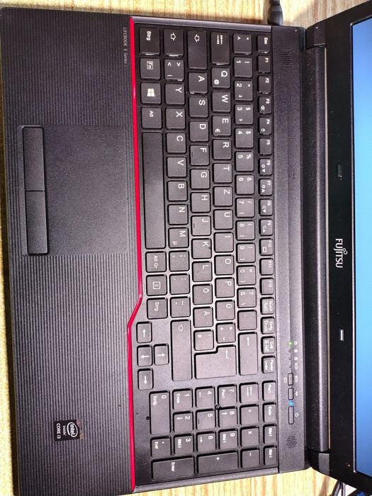 Fujitsu Siemens Lifebook E554 cu SSD