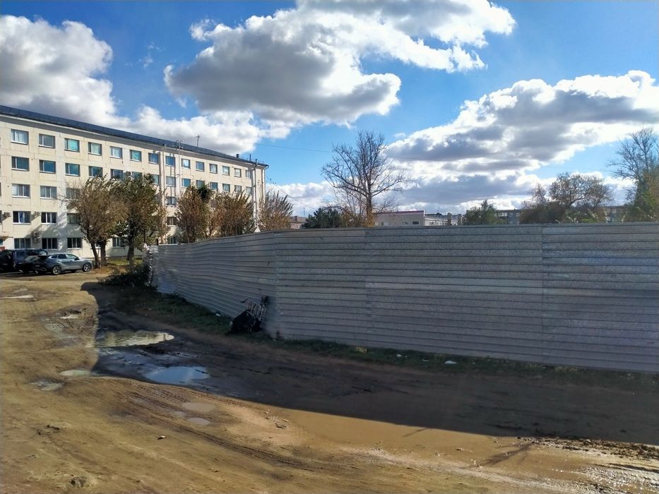 Участок с фундаментом