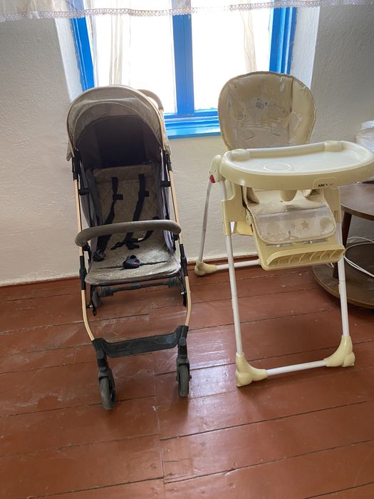 Детский коляска и стулчик для кормления