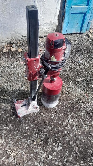 Устоновка алмазного бурение