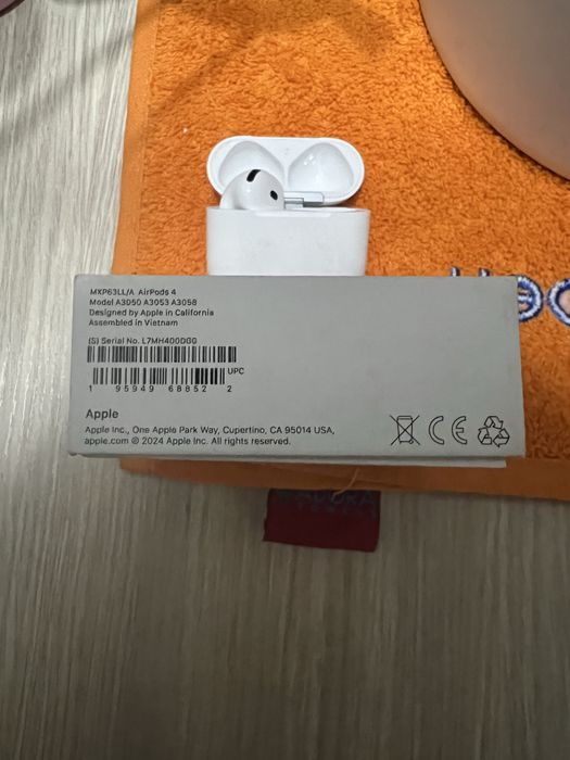 Airpods 4 без ANC продаю