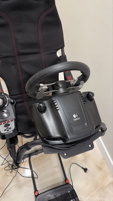 Logitec G27 и Седалка