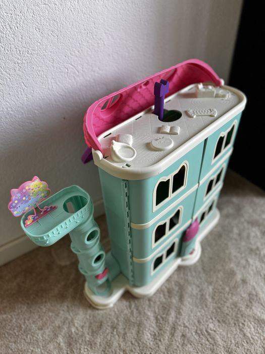 Casa de papusi a lui Gabbie cat