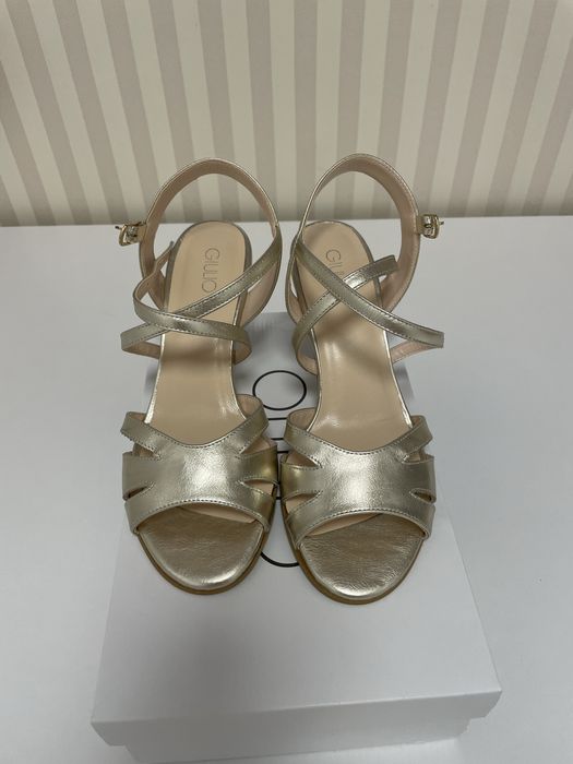 Sandale aurii Giulio