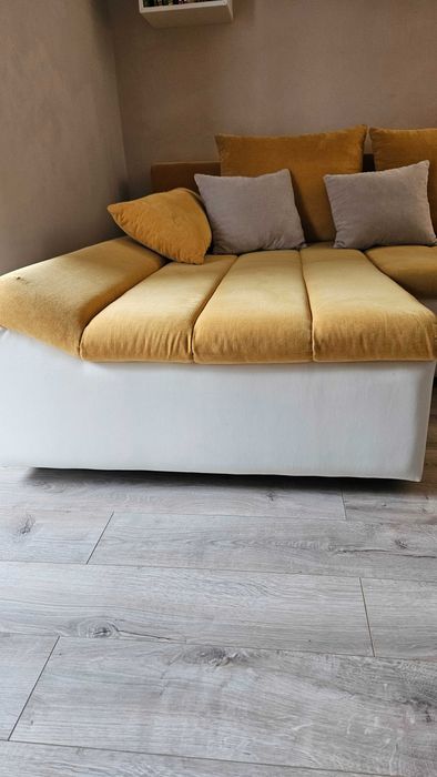 Canapea extensibila cu lada pentru depozitare