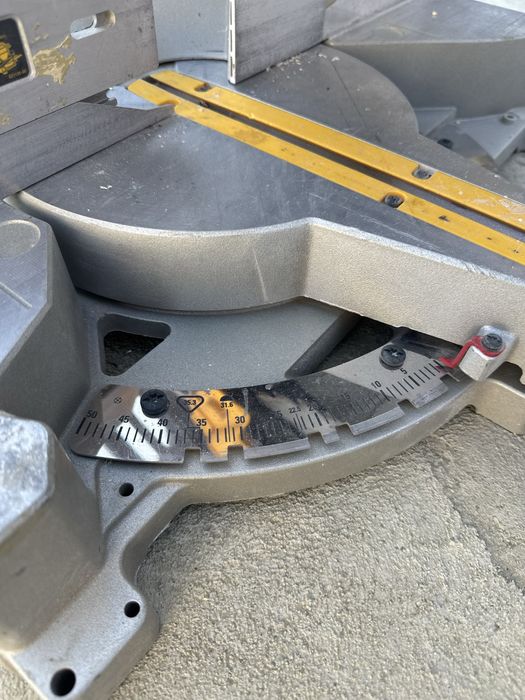 Circular Dewalt 305