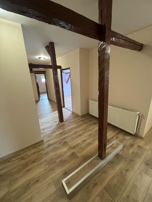 Casa spatioasa 5 camere + curte 600 mp – ideală locuință sau birouri