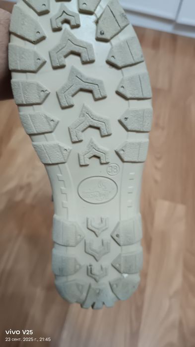 Форма военная, камуфлированная и др.