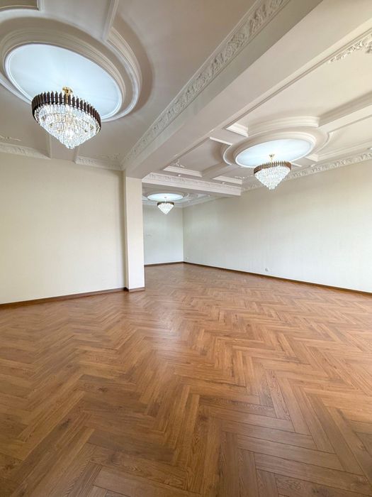 Продам 4.1сот 6ком ул.Циолковского Никитина / бассейн / 2 этажа