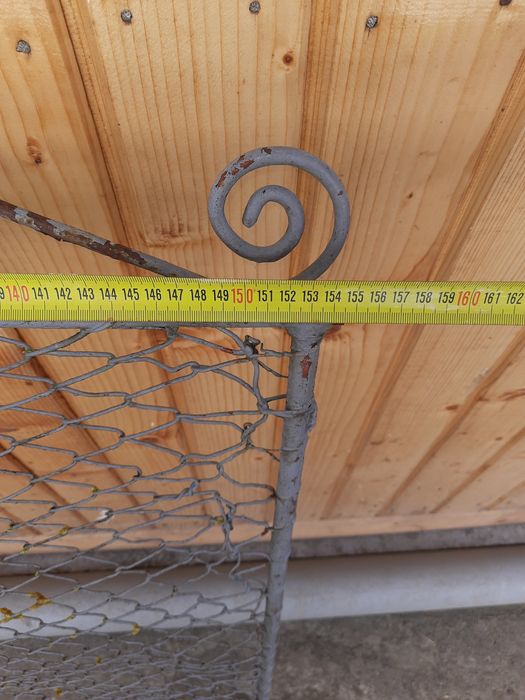 2 Porti mari din teava groasa,1.60 m 1,69m,1 mica de 1 m,si 11 panouri