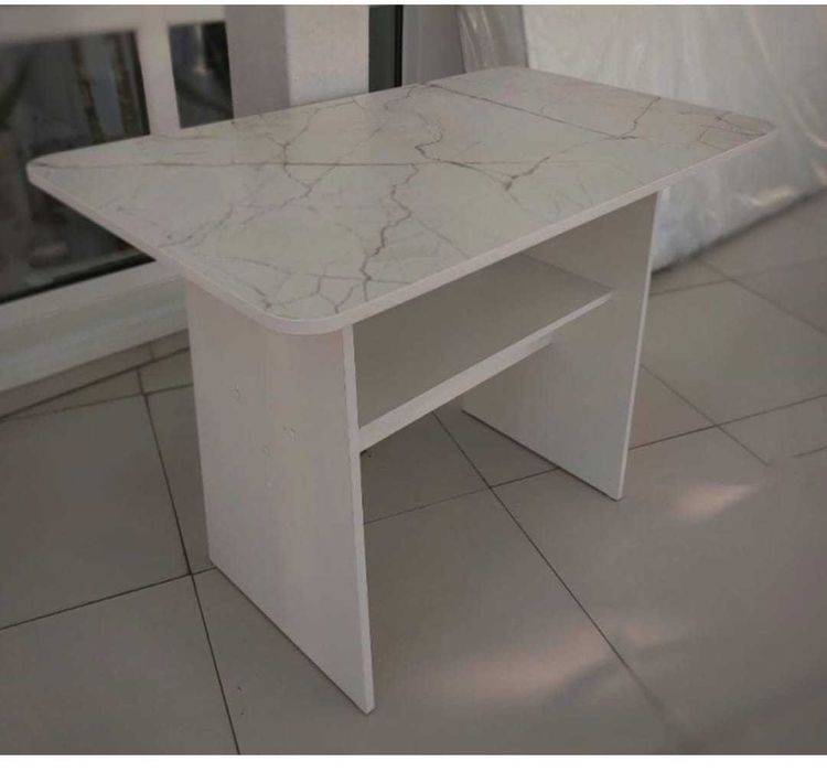 Продам стол кухонный