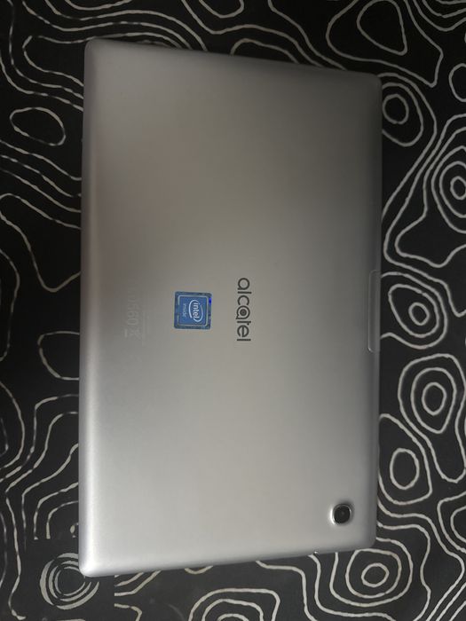 vand tableta nefolosita absolut deloc la jumate  de pret!!