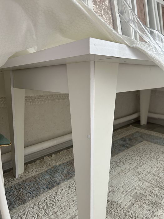 Продам обеденный стол