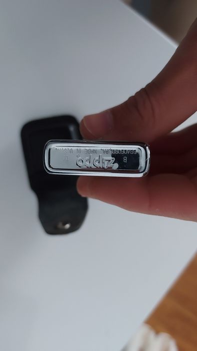 Bricheta si husa zippo de colectie