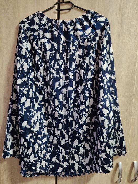 Vând rochițe frumoase,la prețuri avantajoase