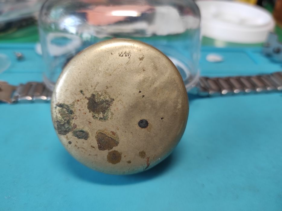 Стара кутия от джобен часовник