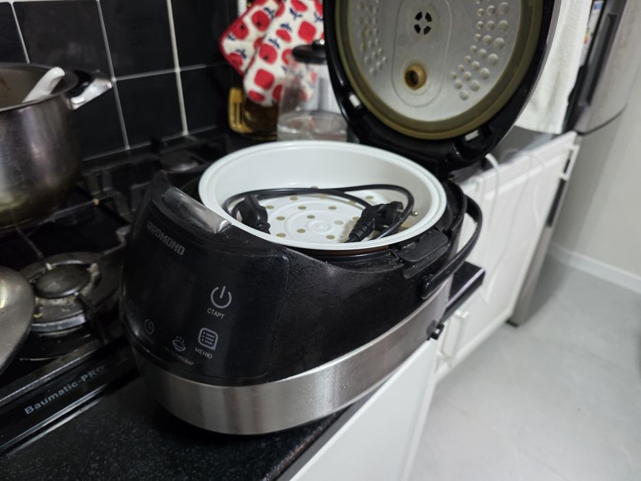 Мультиварка Redmond