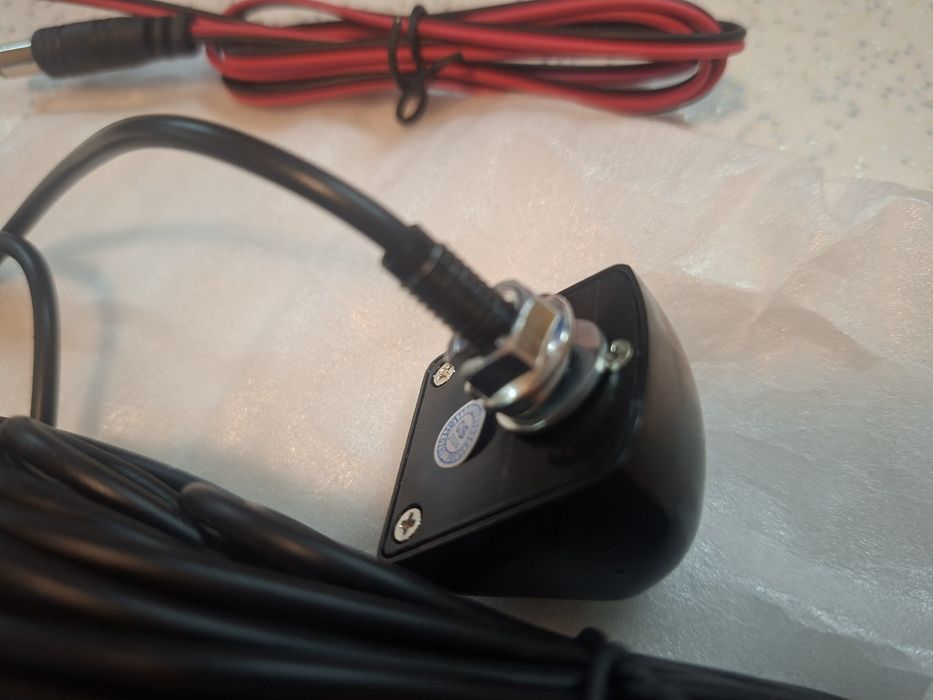 Продавам камера за кола