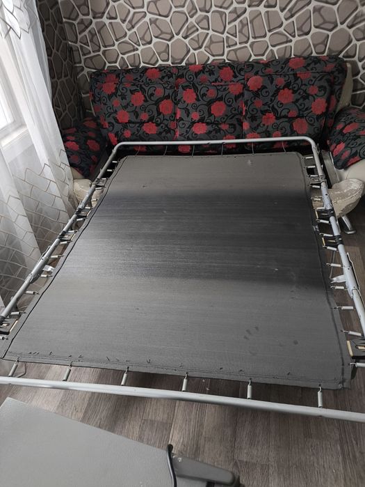 Продам диван недорого