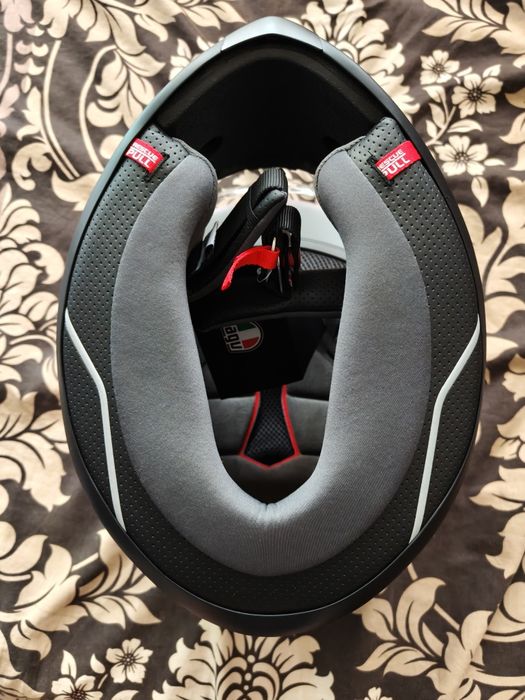 Каска за мотор AGV K6