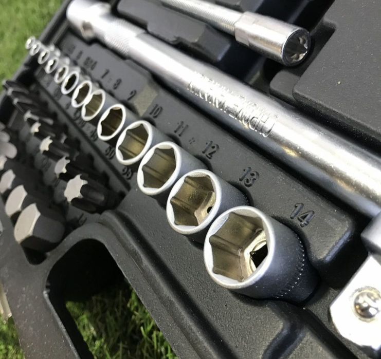 Набор инструментов [ 82 предмета ]