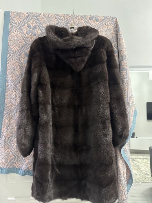 Продам норковую шубу