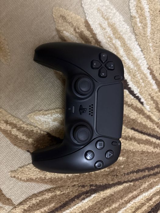 PS 5 в комплекте 3 диска и два геймпада