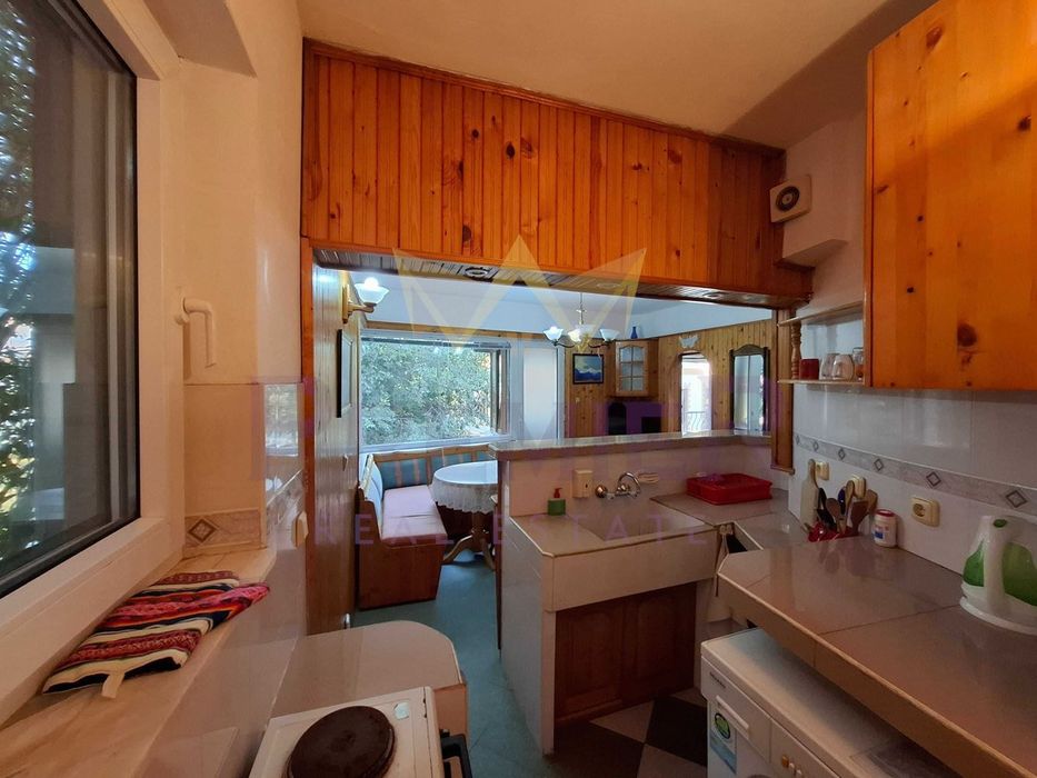 Дава се под наем Двустаен апартамент в Варна, Гръцка махала - 60 кв.м за 459 € - Снимка #1