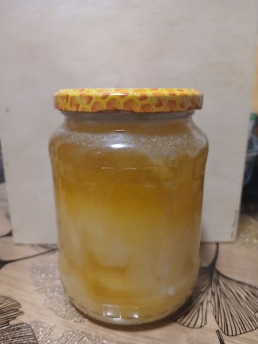 Miere naturala  in borcane