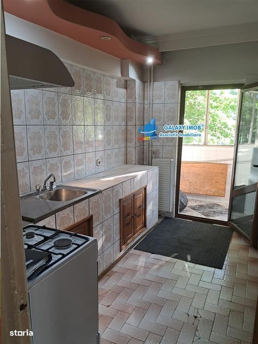 vanzare ap cu 3 camere cf 1 dec  . TRIVALE  .