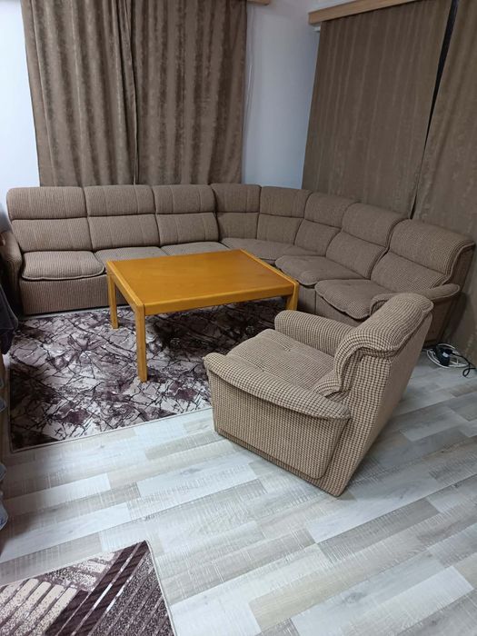 холова гарнитура + маса