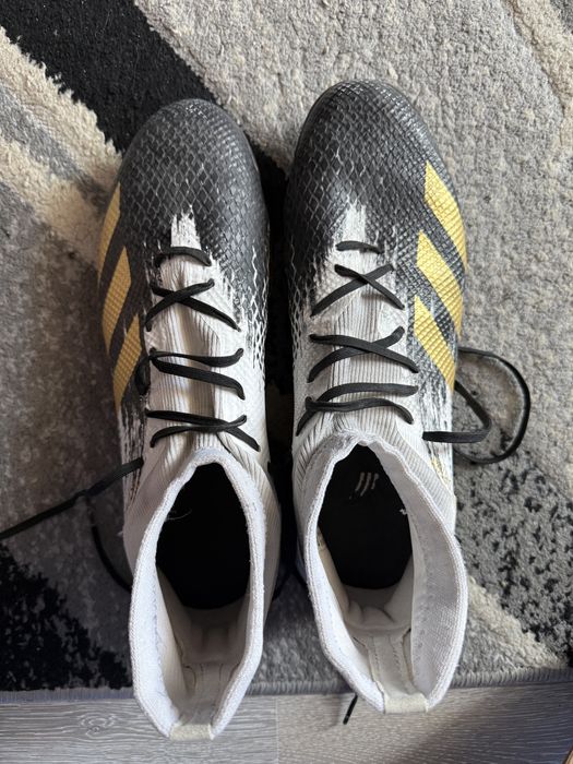 Футболни маратонки Adidas Predator