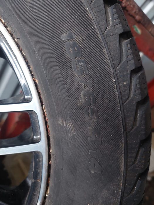 Продам зимнюю резину с дисками