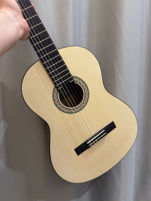 Гитара Yamaha C 40