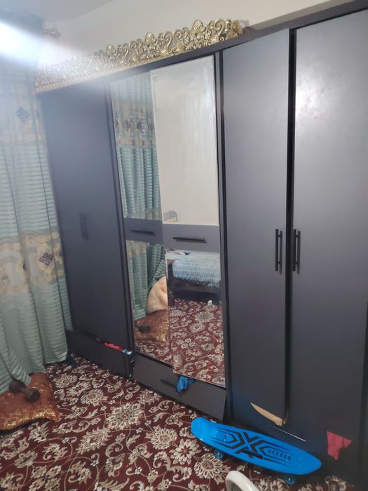 Shkaf sotiladi, 3 metr, 2 yil iwlagan,