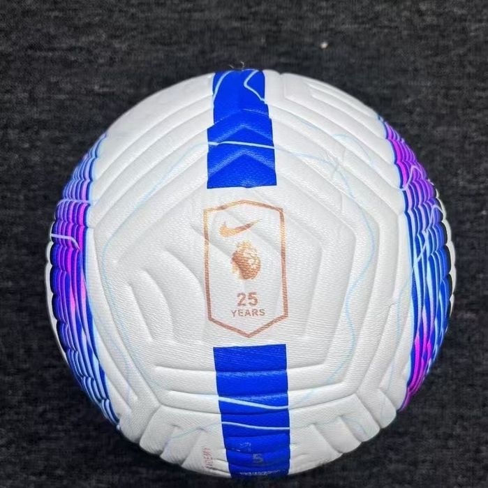 Футбольеые мячи adidas nike