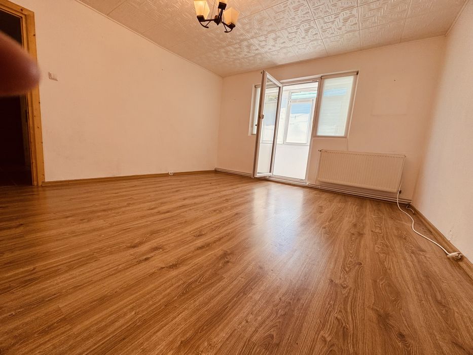 OPORTUNITATE! Apartament 2 camere, etajul 1, suprafață 58 mp, în Targoviște, chiar lângă Colegiul National Constantin Cantacuzino