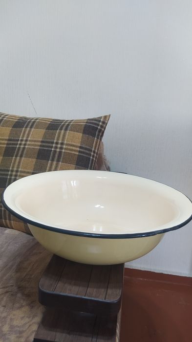 Эмалированный таз