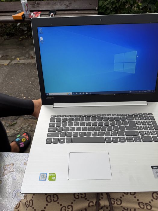Leptop Lenovo ideapad 330