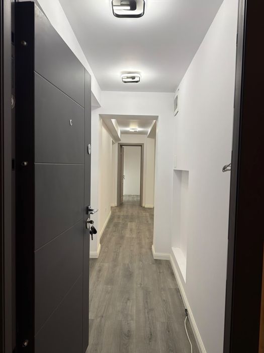 Ultracentral 3 camere