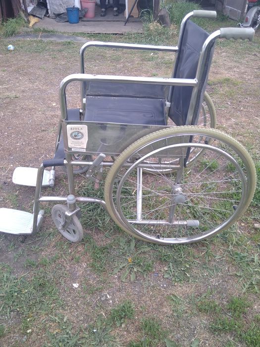 Продам инвалидную коляску
