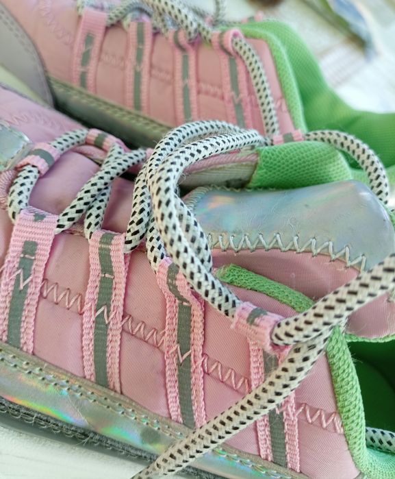 Adidași fete mărime 32