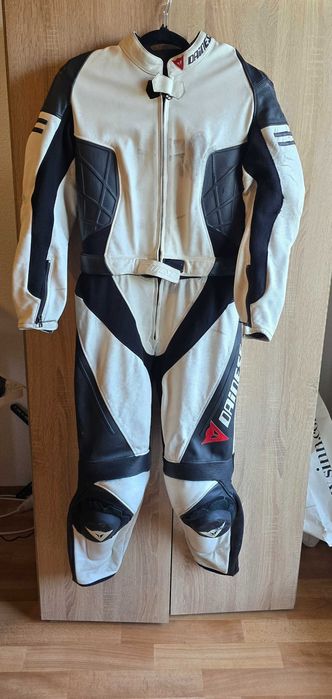 Dainese marimea 48 costum piele din 2 bucati