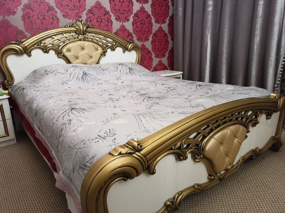 Спальный гарнитур