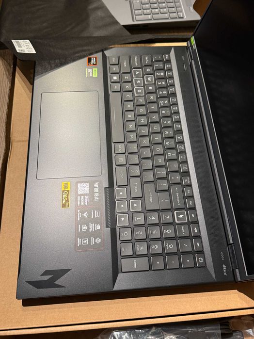 Laptop Gaming Acer Nitro 18  Ryzen Al 7 350 32GB NVIDIA RTX 5070 1TB