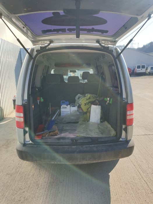 Inchiriez duba Ford si VW